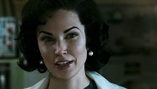 Laura Mennell